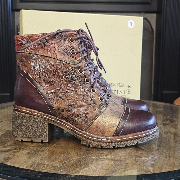 Floral Lace-Up Boots in Brown and Gold - Picture 2 of 9